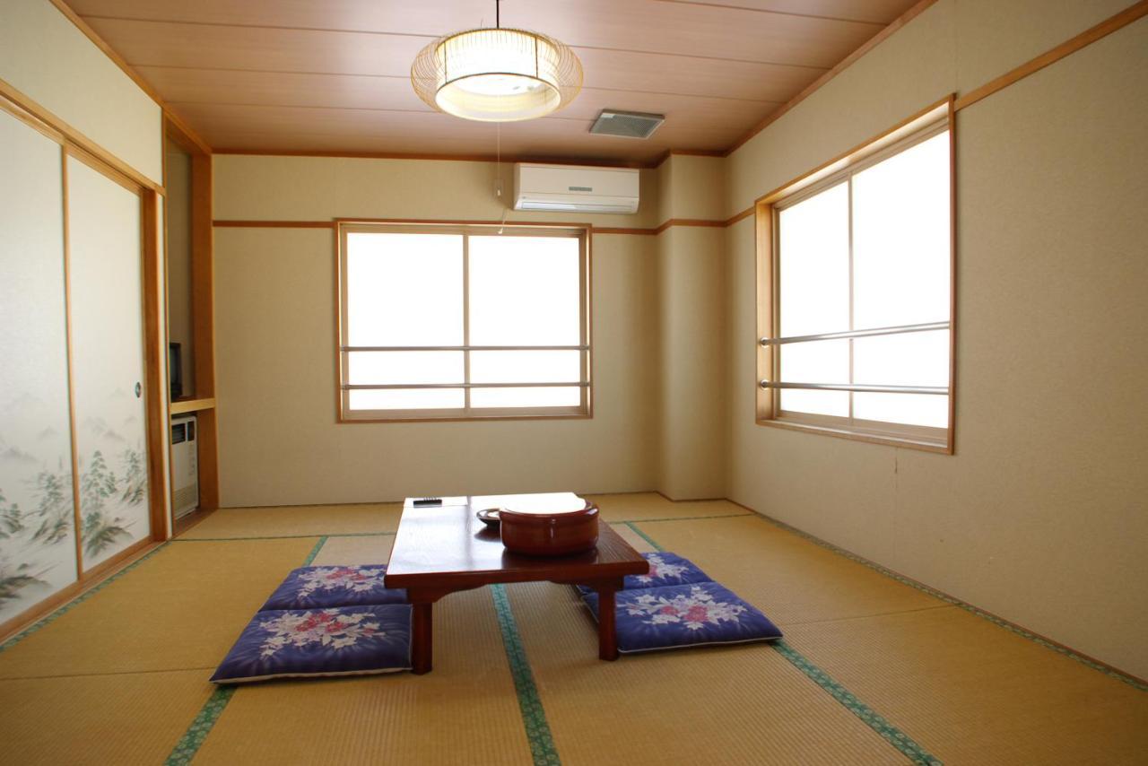Hotel Elm Ishiuchi Minamiuonuma Екстер'єр фото